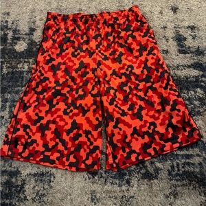 Boys Under Armour Shorts Size L
